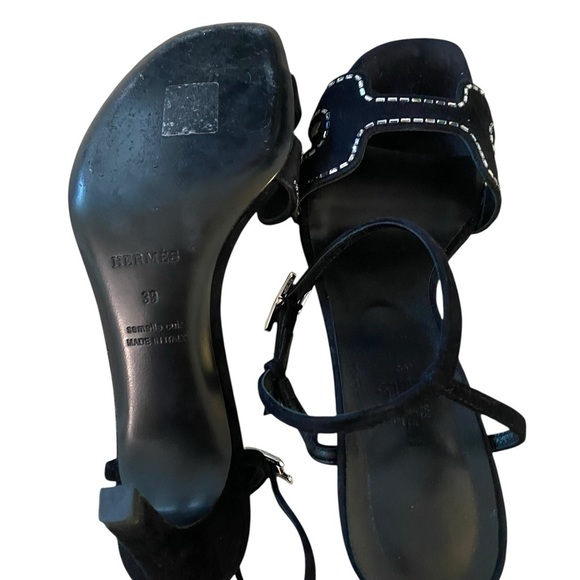 Elegant Black Strappy Heels - Picture 10 of 16